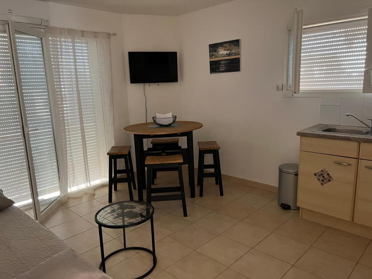 Plein Sud, Bel Appartement 20 Metres De La Plage La Capte Hyères Екстериор снимка